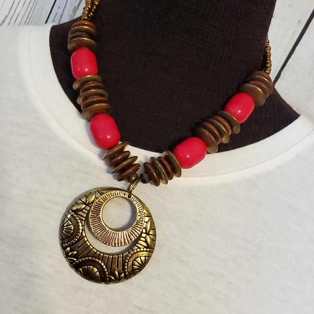 Boho bold beaded necklace with goldtone circles pendant pink, brown